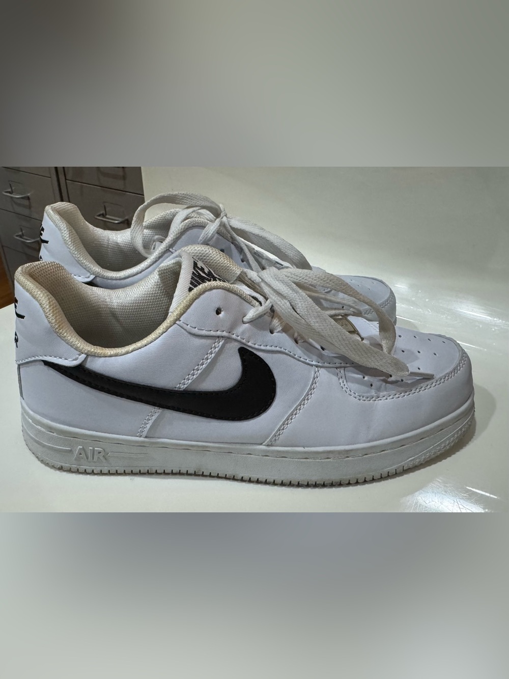 Nike Air Force 1 shoes sneakers - White with Black Swoosh Good!